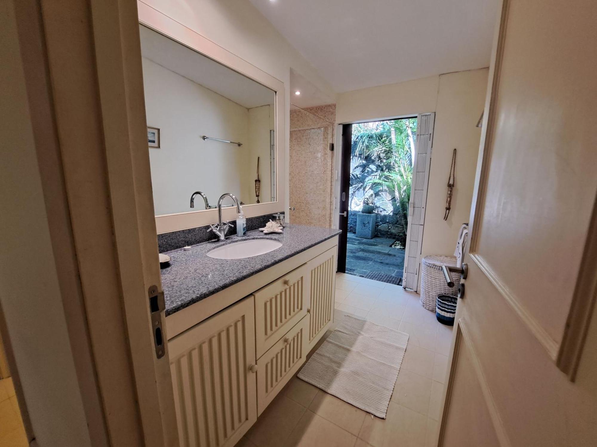 Clair De Lune - Private 2 Bedrooms Beachfront Villa Trou d'Eau Douce Kültér fotó