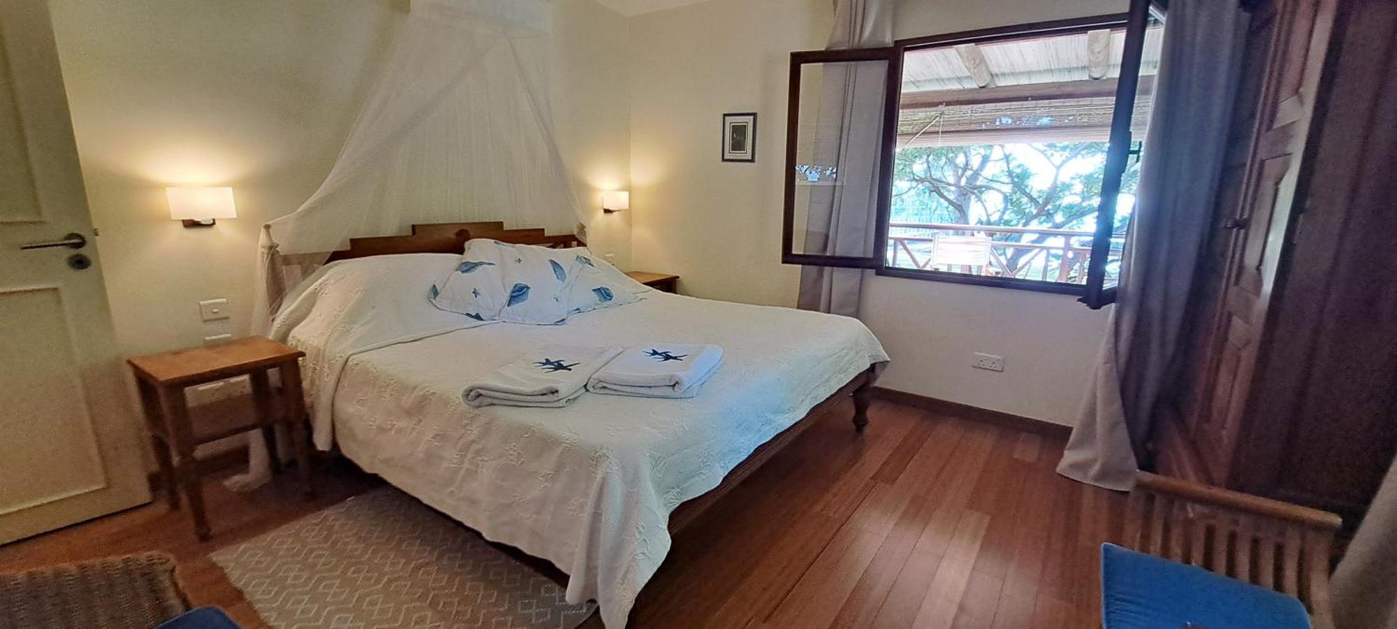 Clair De Lune - Private 2 Bedrooms Beachfront Villa Trou d'Eau Douce Kültér fotó